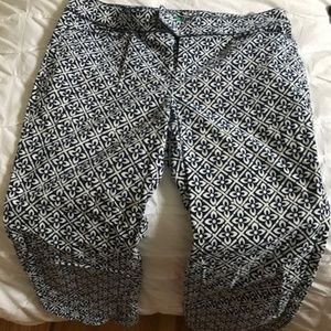 Size 10 Lilly Pulitzer Cropped Pants